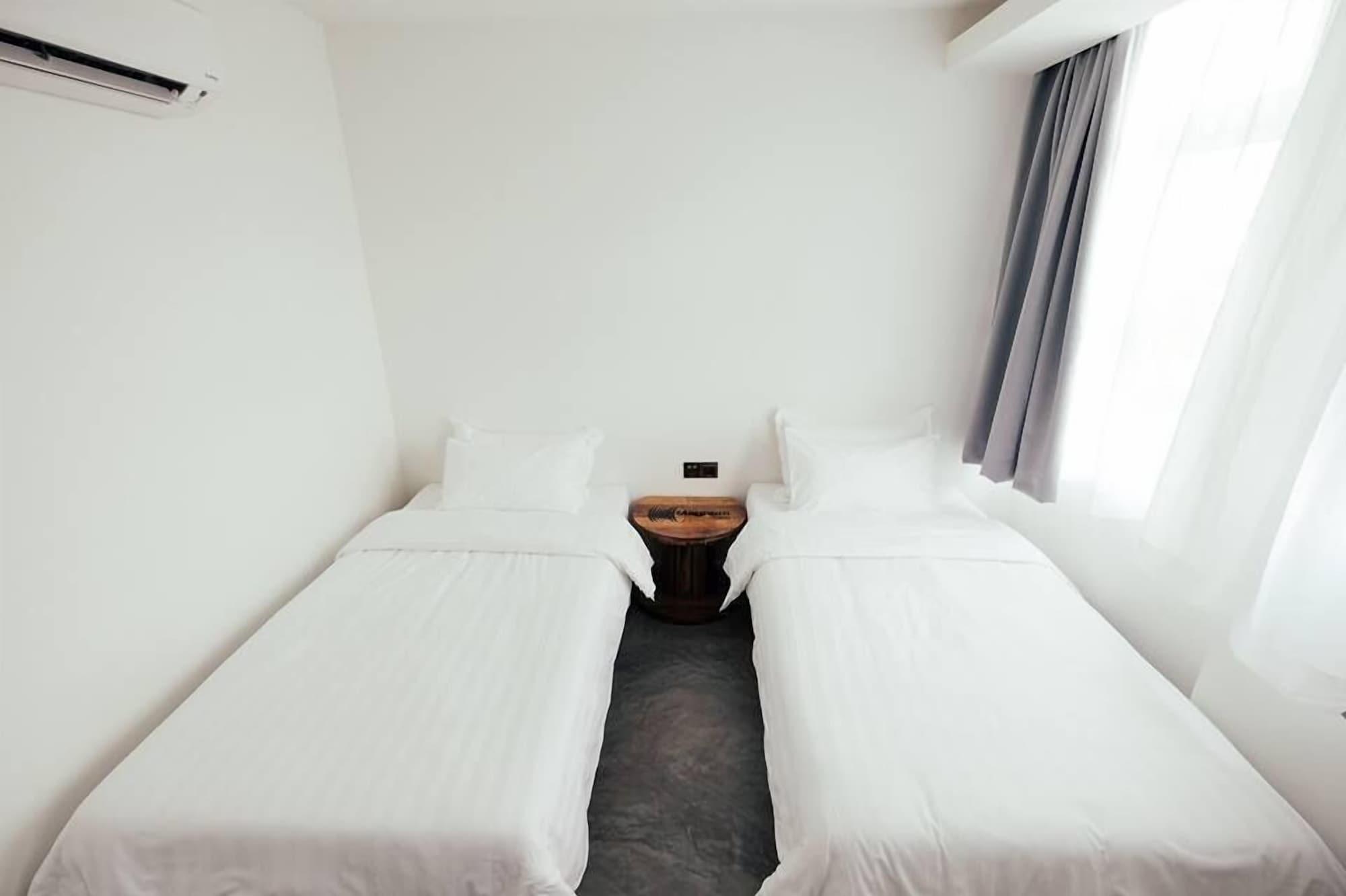 White Loft Hotel Malacca Exterior photo