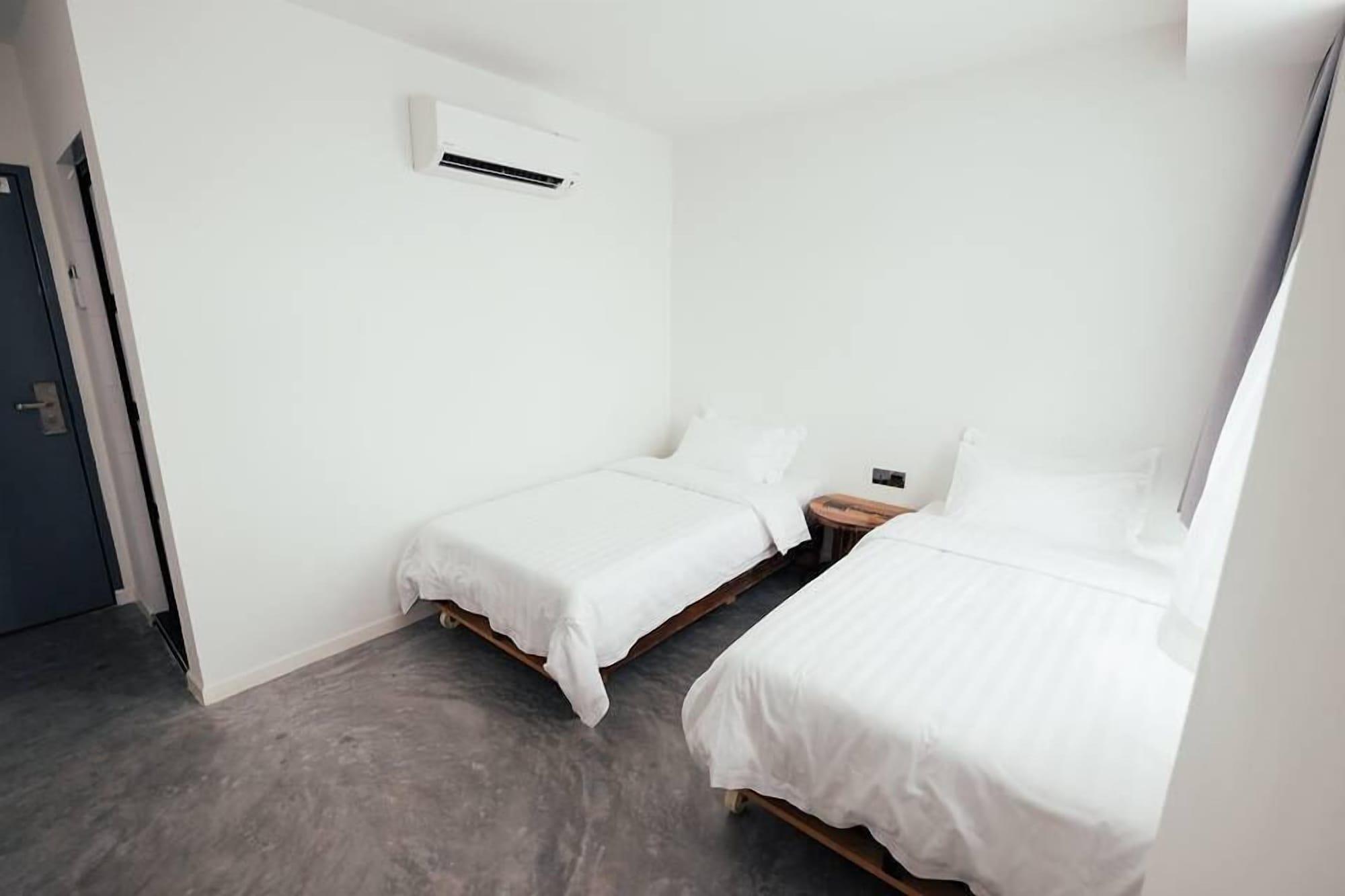 White Loft Hotel Malacca Exterior photo