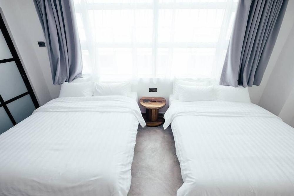 White Loft Hotel Malacca Exterior photo