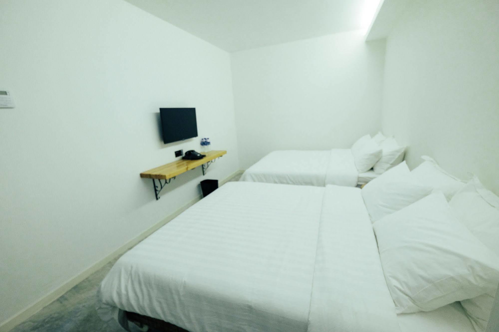 White Loft Hotel Malacca Exterior photo