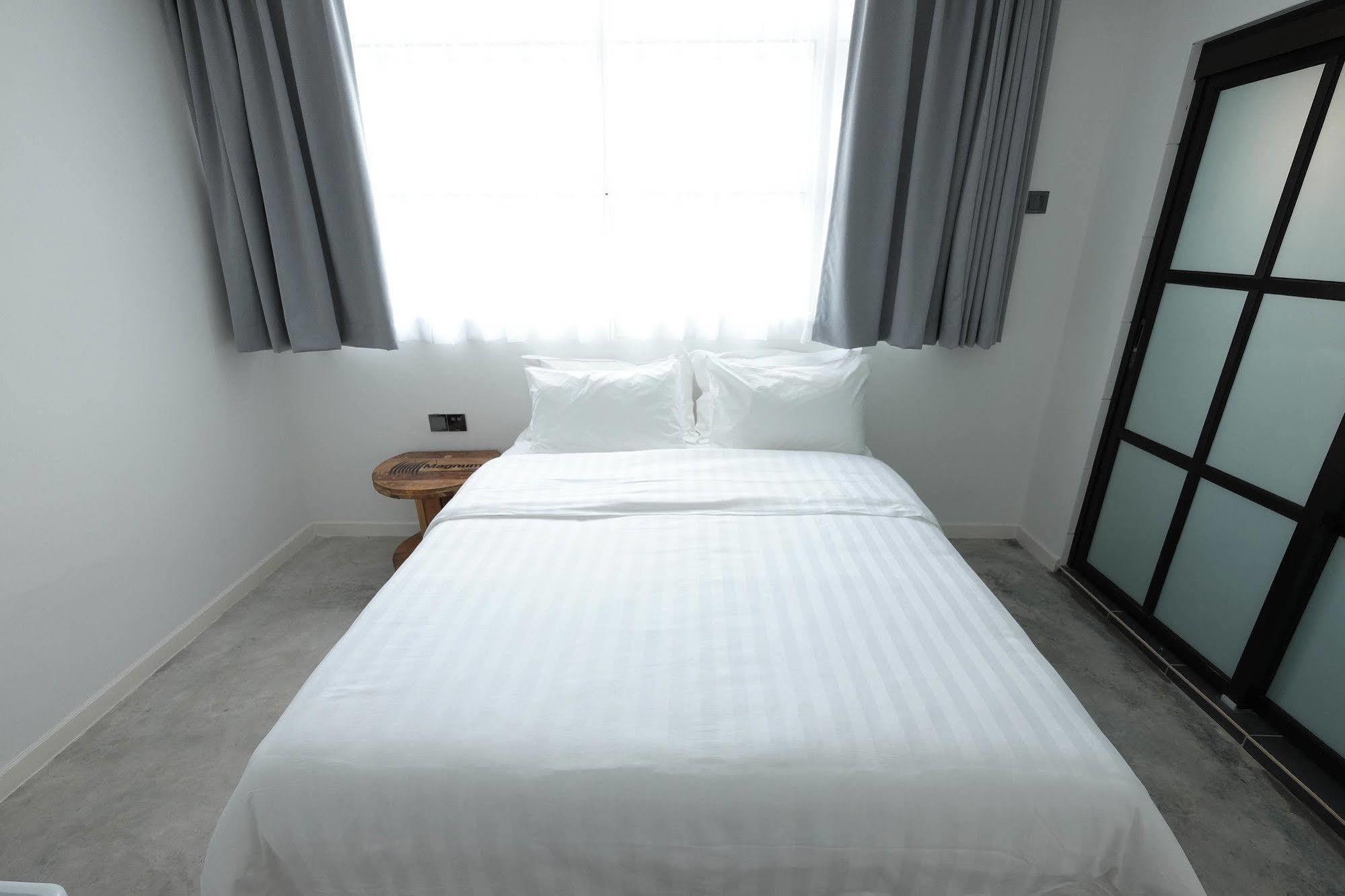 White Loft Hotel Malacca Exterior photo