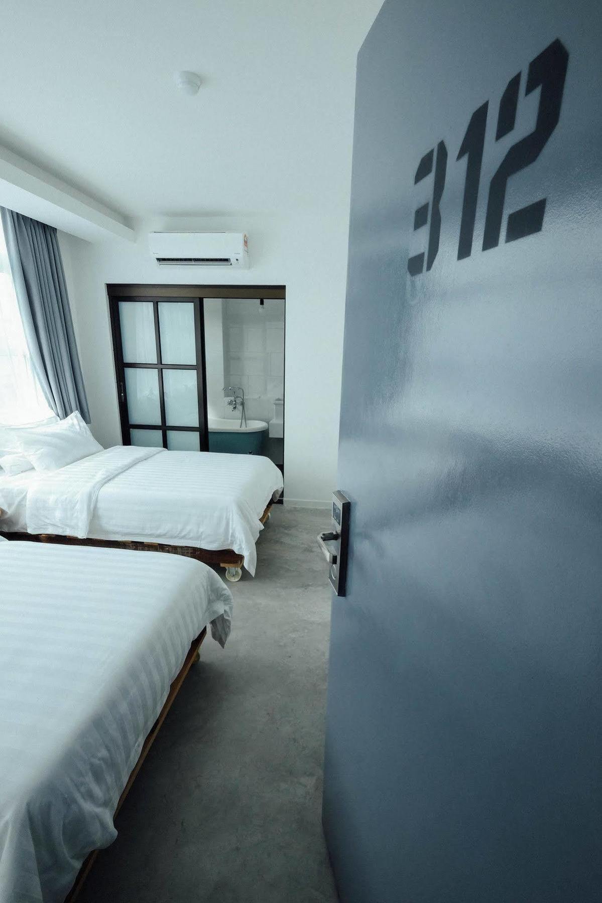 White Loft Hotel Malacca Exterior photo