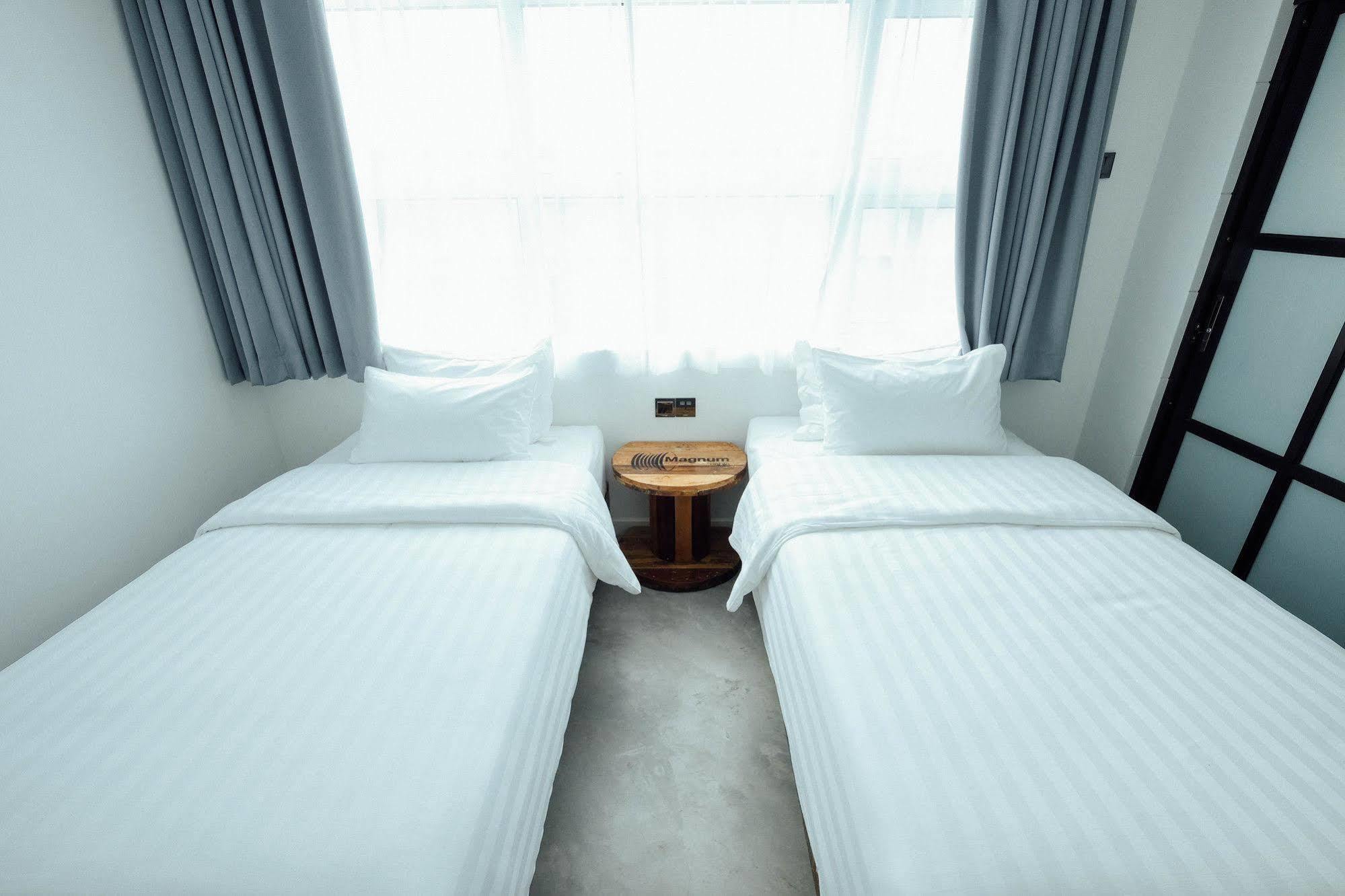 White Loft Hotel Malacca Exterior photo