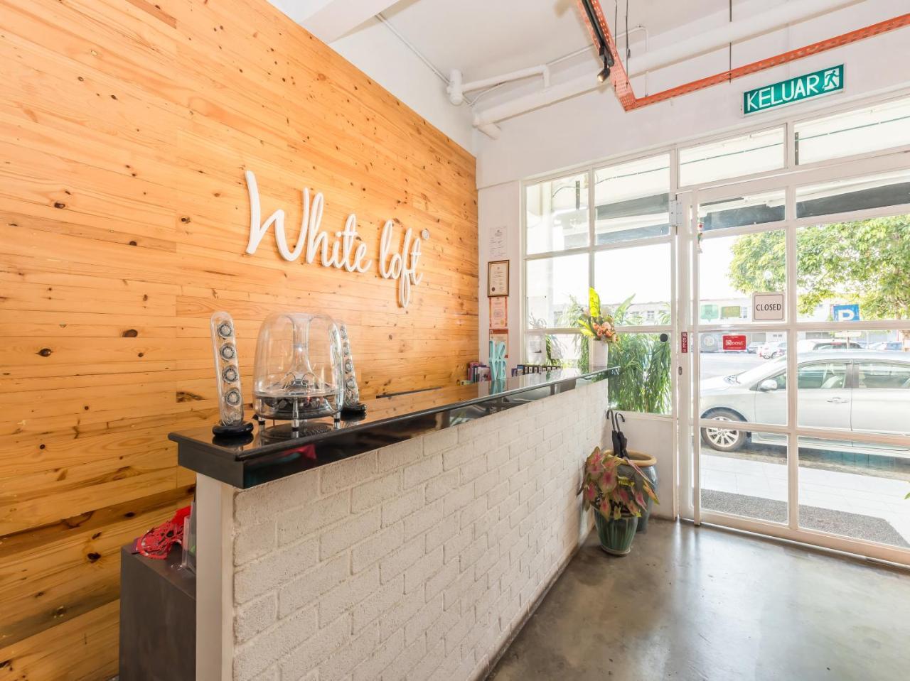 White Loft Hotel Malacca Exterior photo