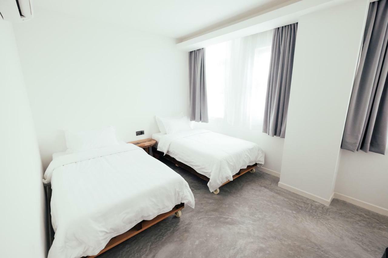 White Loft Hotel Malacca Exterior photo